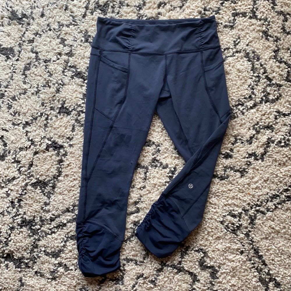 ⭐️CCO⭐️ Lululemon leggings size 8 navy blue